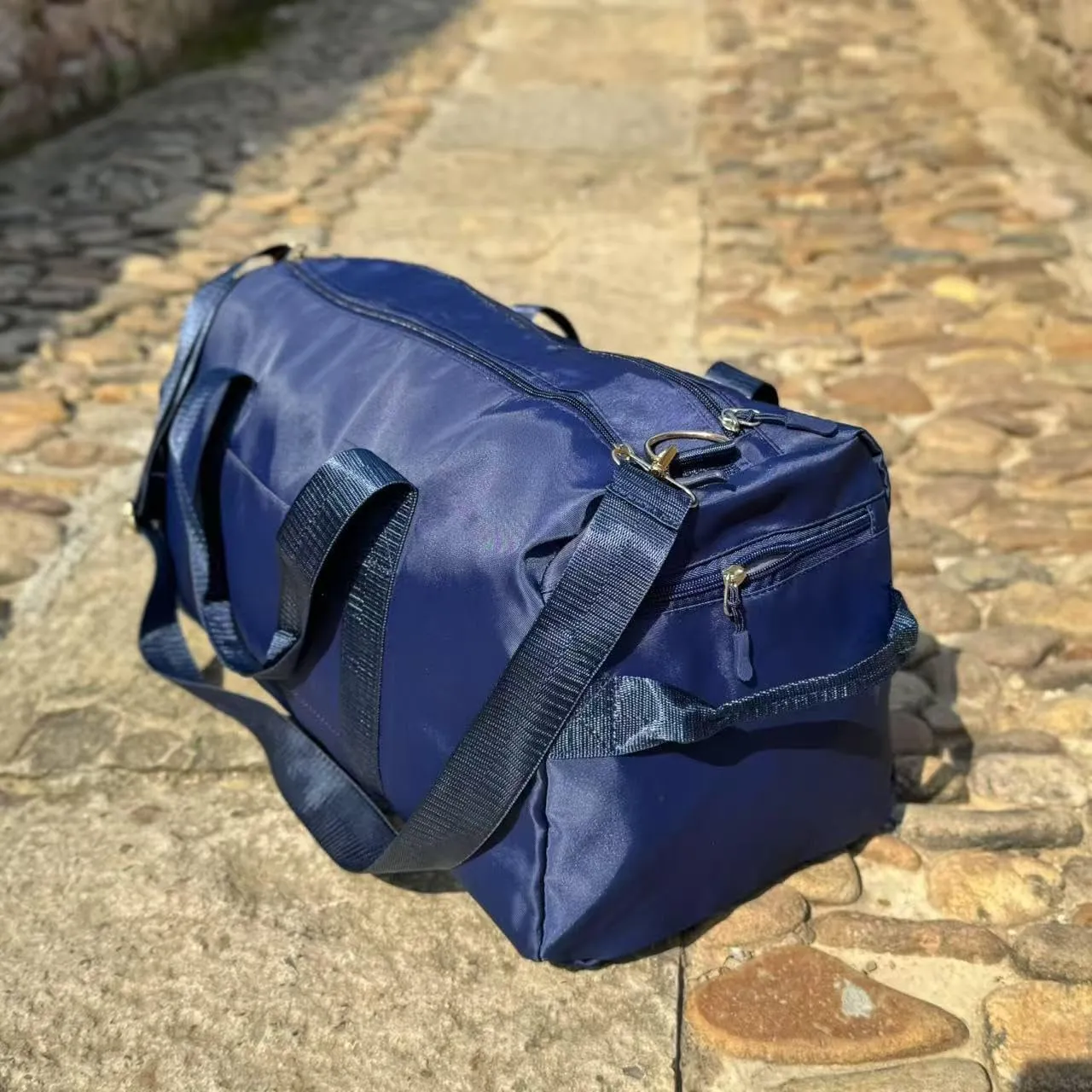 Augbunny Sports Gym Bag with Wet Pocket & Shoes Compartment, Waterproof Shoulder Weekender Bag for Women and Men Lightweight Travel Duffel Tote, Blue, Large