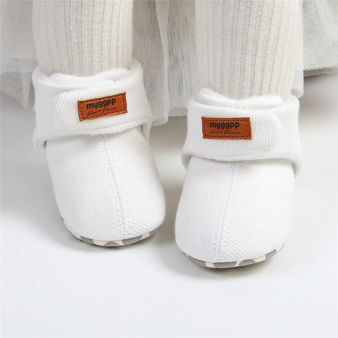 GDSDYM Baby Booties Cozy Fleece Slippers Soft Baby Shoes With Gripper Soles, Winter Infant Newborn Crib Sock Shoes Warm Footwear First Walkers
