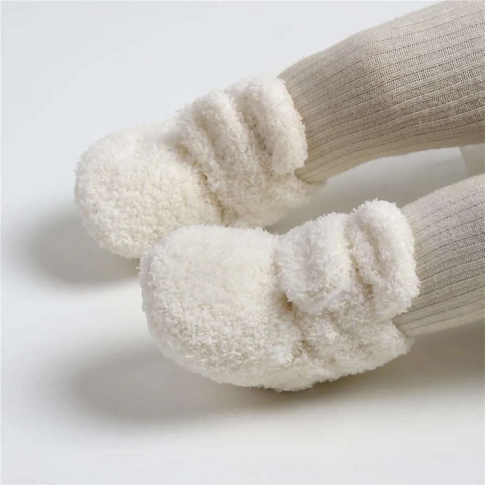 GDSDYM Baby Booties Cozy Fleece Slippers Soft Baby Shoes With Gripper Soles, Winter Warm Infant Newborn Crib Sock Shoes First Walkers
